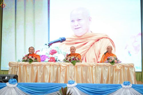 ภาพ No.236616:วันพุธที่ 6 สิงหาคม พ.ศ. 2568 สัมมนาคณะสงฆ์ เพื่อการฟื้นฟู พระพุทธศาสนา 9 จังหวัดภาคเหนือ โครงการกฐินสามัคคีทั่วไทย 30,000 วัด ณ ศูนย์กีฬาเฉลิมพระเกียรติ  มหาวิทยาลัยแม่โจ้ อ.สันทราย จ.เชียงใหม่