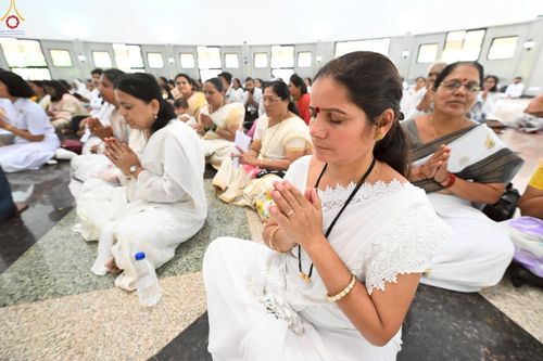 ภาพ No.263275:วันที่ 14 ตุลาคม พ.ศ. 2568 กฐินวัดถ้ำพุทธตรีรัศมี เมืองนาสิก รัฐมหาราษฎร์ ประเทศอินเดีย 