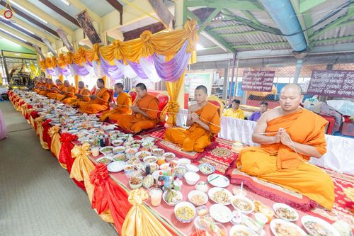 ภาพ No.266524:วันที่ 25 ตุลาคม พ.ศ. 2568 พิธีทอดกฐินสามัคคีทั่วไทย ณ วัดสว่างอารมณ์ ต.ป่าโมก อ.ป่าโมก จ.อ่างทอง โดยคณะศิษยานุศิษย์ บูชาธรรม 81 ปี หลวงพ่อธัมมชโย