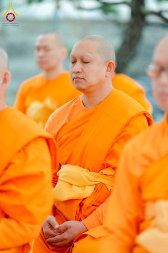 ภาพ No.220860:วันที่ 13 เมษายน พ.ศ. 2568 พิธีโปรยรัตนชาติปฐมเริ่มสถาปนาเจดีย์ และ พิธีเปิดหมู่บ้านปฏิบัติธรรม เพื่อการบรรลุธรรม ณ วัดป่าธรรมกายนานาชาติโทชิหงิ  ประเทศญี่ปุ่น