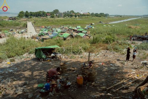 ภาพ No.220281:วันที่ 17 เมษายน พ.ศ. 2568 ผู้แทนวัดพระธรรมกาย ลงพื้นที่เยียวยา ซับน้ำตาเหยื่อแผ่นดินไหวมัณฑะเลย์