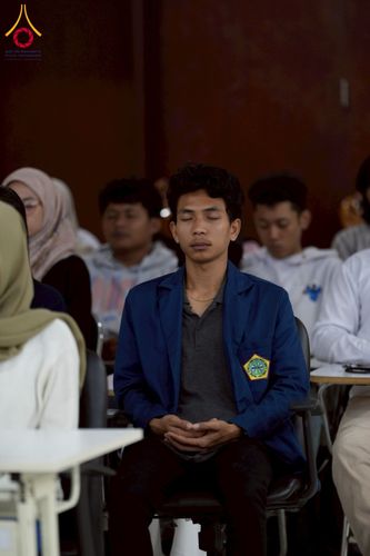 ภาพ No.227496:วันที่ 30 พฤษภาคม พ.ศ. 2568 สันติสุขจากสมาธิ แผ่ไพศาลในแดนอิเหนา : พระสงฆ์ไทยเยือนวิทยาลัยราเดนวิจายา อินโดนีเซีย