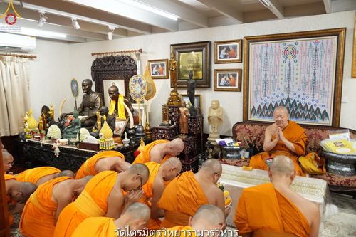 ภาพ No.145847:คณะสงฆ์วัดพระธรรมกาย ทำวัตรพระผู้ใหญ่ ในเทศกาลเข้าพรรษา วันจันทร์ที่ 22 กรกฎาคม พ.ศ. 2567