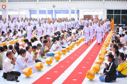 ภาพ No.184492:พิธีขอขมา มอบบาตรผ้าไตร บรรพชา อุปสมบท  ในโครงการอุปสมบทบูชาธรรมมหาปูชนียาจารย์ ณ วัดกลางพระอารามหลวง อ.เมืองบุรีรัมย์ จ.บุรีรัมย์ วันศุกร์ที่ 6 ธันวาคม พ.ศ. 2567