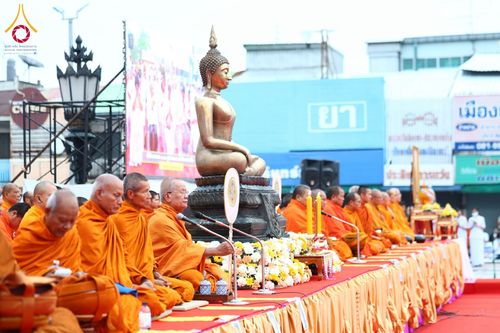 ภาพ No.210253:วันอาทิตย์ที่ 9 มีนาคม พ.ศ. 2568 พ่อเมืองโคราชจัดตักบาตรพระหมื่น ทำบุญเมือง 557 ปี