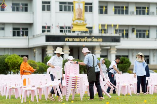 ภาพ No.239734:วันที่ 16-17 สิงหาคม พ.ศ. 2568 การปฏิบัติหน้าที่ของเจ้าหน้าที่ทุกสถานะ เพื่องานพิธีอัญเชิญรูปเหมือนพระมงคลเทพมุนี (สด จันทสโร) และพิธีกดปุ่มอัญเชิญรูปเหมือน พระมงคลเทพมุนี (สด จันทสโร) ณ มหาวิหารแก้วพระมงคลเทพมุนี ศูนย์ปฏิบัติธรรมแก้วเมืองเลย จ.เลย