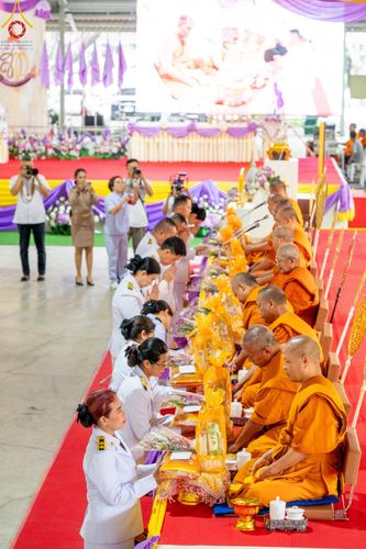 ภาพ No.138938:กิจกรรมเฉลิมพระเกียรติ สมเด็จพระนางเจ้าฯ พระบรมราชินี เนื่องในโอกาสวันเฉลิมพระชนมพรรษา พิธีเจริญพระพุทธมนต์ , ทำบุญตักบาตรพระสงฆ์ ถวายพระราชกุศล , พิธีถวายเครื่องราชสักการะ , และพิธีจุดเทียนถวายพระพรชัยมงคล วันที่ 3 มิถุนายน พ.ศ. 2567 ณ อาคารโถงช้าง วัดพ