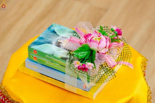 ภาพ No.225330:วันอาทิตย์ที่ 18 พฤษภาคม พ.ศ. 2568 พิธีร่วมบุญการศึกษา พระภิกษุ สามเณร ณ ห้องแก้วสารพัดนึก 2 วัดพระธรรมกาย