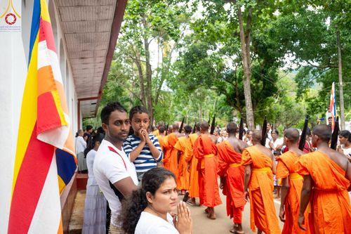 ภาพ No.140115:PhotoStory มหาศรัทธา ธรรมยาตราศรีลังกา EP.3  โครงการสยาม-ลังกา ธรรมยาตรา ฉลองเทศกาลวิสาขบูชาแห่งชาติ ศรีลังกา  บูชาธรรม 80 ปีหลวงพ่อธัมมชโย เส้นทางจาก เมืองดัมบูลลา ไปยัง เมืองมาตะเล  ตั้งแต่วันที่ 17-20 พฤษภาคม พ.ศ. 2567