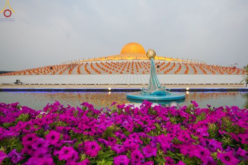 ภาพ No.77170:พิธีจุดมาฆประทีป ในวันมาฆบูชา อาทิตย์ต้นเดือนที่ 6 มีนาคม พ.ศ. 2566 ณ วัดพระธรรมกาย อ.คลองหลวง จ.ปทุมธานี