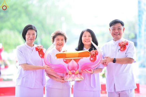 ภาพ No.158088:พิธีทอดผ้าป่า ติดตั้งแผ่นสิริฉะทะนะรัสมี(หลังคา) อาคาร 80 ปี หลวงพ่อธัมมชโย วันอาทิตย์ที่ 22 กันยายน พ.ศ. 2567 ณ ศูนย์ปฏิบัติธรรมวิหารแดง อ.วิหารแดง จ.สระบุรี