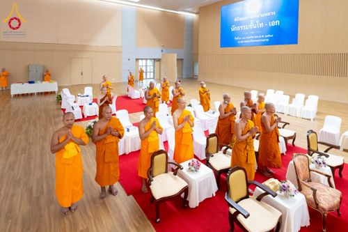 ภาพ No.267194:วันที่ 7 พฤศจิกายน พ.ศ. 2568 พิธีสอบธรรมสนามหลวง นักธรรมชั้นโท - เอก ณ สนามสอบวัดพระธรรมกาย