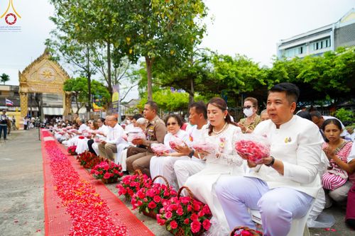 ภาพ No.128173:พิธีอัญเชิญพระบรมสารีริกธาตุ " ใจกลางเมืองนครหาดใหญ่ " เพื่อประดิษฐาน ณ มหารัตนเจดีย์สิริปทุมสวรรค์ (เจดีย์อริยพุทธะ 5 พระองค์) ศูนย์ปฏิบัติธรรมภาคใต้ อ.บางกล่ำ จ.สงขลา  วันที่ 9 มีนาคม พ.ศ.2567 (ชุดที่ 1)