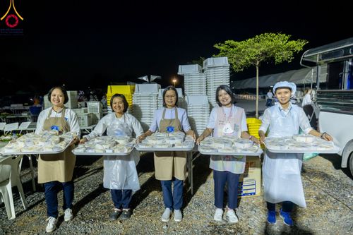 ภาพ No.113605:พิธีถวายภัตตาหารเป็นสังฆทาน แด่คณะพระธรรมยาตรา ปีที่ 12 วันที่ 17 มกราคม พ.ศ. 2567 ณ วัดโบสถ์(บน) บางคูเวียง จ.นนทบุรี