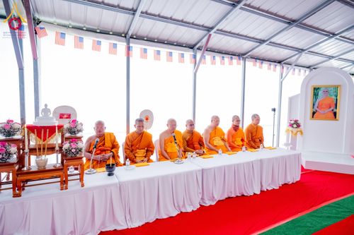 ภาพ No.135446:พิธีเจริญพระพุทธมนต์สมโภช แก้วบรมจักรพรรดิรัตนอนันต์ สถาปนาอาคารปฏิบัติธรรม แก้วธรรมชัยรัตนอนันต์ บูชาธรรมเนื่องในโอกาสอายุวัฒนมงคล 80 ปี หลวงพ่อธัมมชโย (22 เมษายน พ.ศ. 2567) วันพุธที่ 3 เมษายน พ.ศ. 2567 ณ วัดพระธรรมกายเทนเนสซี ประเทศสหรัฐอเมริกา