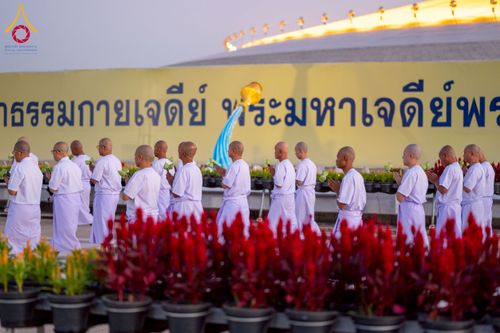 ภาพ No.276586:วันเสาร์ที่ 6 ธันวาคม  พ.ศ. 2568 พิธีเวียนประทักษิณและพิธีวันทาเจดีย์ โครงการอุปสมบทบูชาธรรมมหาปูชนียาจารย์ ประจำปี พ.ศ.2568 โครงการบวชพระนานาชาติ AEC และ WAB รุ่น CEO (นักบริหาร) รุ่นที่ 5 ณ มหาธรรมกายเจดีย์ วัดพระธรรมกาย