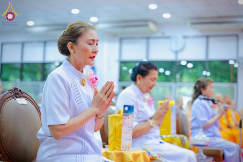 ภาพ No.221351:วันอาทิตย์ที่ 27 เมษายน พ.ศ. 2568 พิธีเจริญพระพุทธมนต์สมโภชดวงแก้วธรรมชัย เนื่องในโอกาสบูชาธรรม 81 ปีหลวงพ่อธัมมชโย อัญเชิญประดิษฐานเนื่องในโอกาสสถาปนาวัดพระธรรมกายไอซ์แลนด์ ณ อาคารปลูกศรัทธา 1 วัดพระธรรมกาย อำเภอคลองหลวง จังหวัดปทุมธานี