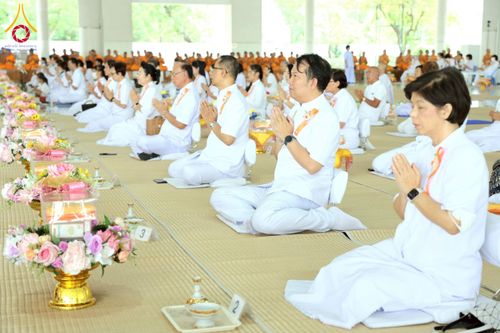 ภาพ No.214708:วันเสาร์ที่ 5 เมษายน พ.ศ. 2568 พิธีถวายภัตตาหารเมนูสวรรค์ "เพื่อการบรรลุธรรม" ณ หอฉันคุณยายอาจารย์ฯ วัดพระธรรมกาย