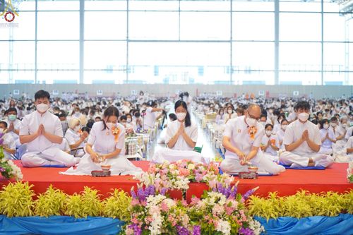 ภาพ No.75532:วัดพระธรรมกายจัด งานบุญวันอาทิตย์ต้นเดือน  มีกิจกรรมดังนี้ พิธีตักบาตร, พิธีบูชาข้าวพระ พระธรรมยาตรารับประกาศนียบัตร โครงการธรรมยาตราฯ ปีที่ 11 ในวันที่ 5 กุมภาพันธ์ พ.ศ. 2566 ณ วัดพระธรรมกาย อ.คลองหลวง จ.ปทุมธานี