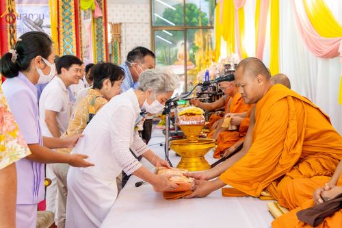 ภาพ No.92886:พิธีทอดกฐินสามัคคีทั่วไทย  โดยคณะศิษยานุศิษย์วัดพระธรรมกาย  น้อมบูชาธรรม 79 ปี หลวงพ่อธัมมชโย  วันที่ 4 พฤศจิกายน พ.ศ. 2566 ณ วัดดอกไม้ ต.บางเตย อ.สามโคก จ.ปทุมธานี