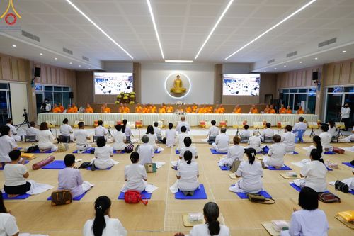 ภาพ No.127810:พิธีถวายภัตตาหารเป็นสังฆทาน แด่คณะพระธรรมยาตราฯ ในโครงการธรรมยาตราอัญเชิญพระบรมสารีริกธาตุ ประดิษฐาน ณ มหารัตนเจดีย์สิริปทุมสวรรค์ อ.บางกล่ำ จ.สงขลา วันที่ 9 มีนาคม พ.ศ. 2567
