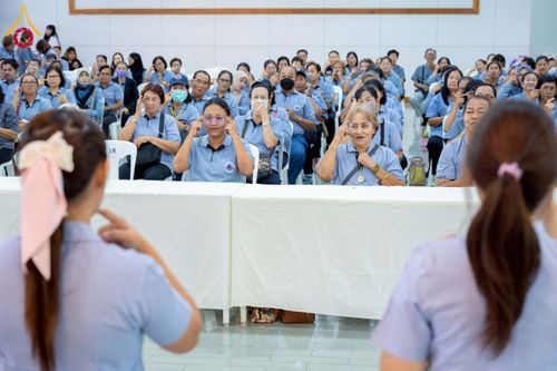 ภาพ No.259677:วันที่ 24 ตุลาคม พ.ศ. 2568 รพ.สต.คลองหนึ่ง อ.คลองหลวง สังกัด อบจ.ปทุมธานี จัดประชุมและมอบครุภัณฑ์ทางการแพทย์ เสริมพลัง อสม. ขับเคลื่อนสุขภาพชุมชนอย่างยั่งยืน ณ วัดพระธรรมกาย