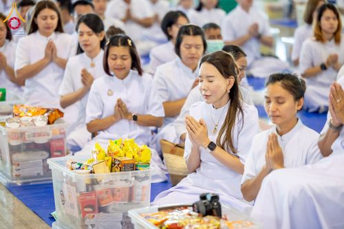 ภาพ No.276971:วันอาทิตย์ที่ 7 ธันวาคม พ.ศ. 2568 พิธีตักบาตรอาทิตย์ต้นเดือน ณ บ้านแก้วเรือนทองคุณยายฯ วัดพระธรรมกาย