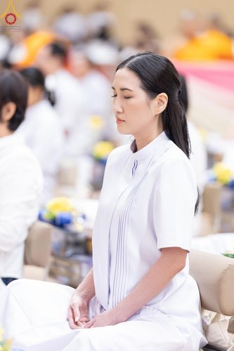 ภาพ No.145212:พิธีถวายผ้าอาบน้ำฝนและประทีปโคมไฟ ณ สภาธรรมกายสากล วัดพระธรรมกาย วันเสาร์ที่ 20 กรกฎาคม พ.ศ. 2567