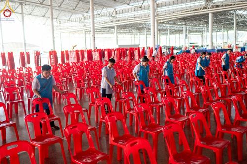 ภาพ No.60807:V.37 ยิ่งกว่าดี เพื่อ 80 ปีของพ่อ ภาพการเตรียมงานของหน่วยงานต่างๆ เพื่อพิธีฉลองอายุวัฒนมงคล 80 ปี หลวงพ่อธัมมชโย และรับถวายมหาสังฆทาน 10,000 กว่าวัดทั่วประเทศ ในวันคุ้มครองโลก วันจันทร์ที่ 22 เมษายน พ.ศ. 2567