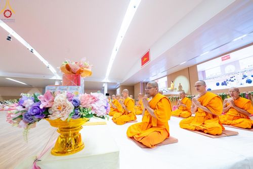 ภาพ No.149039:พิธีถวายคิลานเภสัชและอุปกรณ์ทางการแพทย์ เนื่องในวันธรรมชัย วันอาทิตย์ที่ 18 สิงหาคม พ.ศ. 2567 ณ ห้องแก้วสารพัดนึก 2 สภาธรรมกายสากล วัดพระธรรมกาย