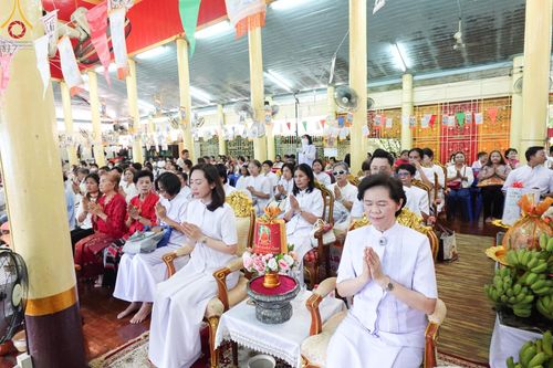 พิธีทอดกฐิน ณ วัดเทพากร เขตบางพลัด กรุงเทพมหานคร ในโครงการกฐินสามัคคีทั่วไทย 30,000 วัด บูชาธรรม 80 ปี หลวงพ่อธัมมชโย โดยคณะศิษยานุศิษย์วัดพระธรรมกาย วันที่ 27 ตุลาคม พ.ศ. 2567