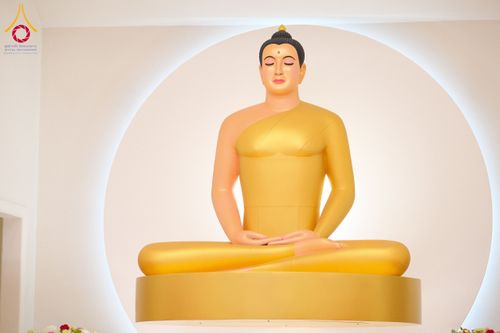 ภาพ No.62354:คณะศิษยานุศิษย์รวมใจสถาปนาและสมโภช ธรรมจักร เพื่ออัญเชิญประดิษฐาน ณ ยอดอุโบสถ 80 ปี หลวงพ่อธัมมชโย วัดพระธรรมกายนิวเจอร์ซี ประเทศสหรัฐอเมริกา  วันอาทิตย์ที่ 7 เมษายน พ.ศ. 2567