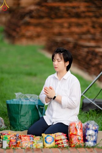 ภาพ No.138502:พิธีตักบาตร วัดราชบูรณะ จ.พระนครศรีอยุธยา วันที่ 25 พฤษภาคม พ.ศ.2567