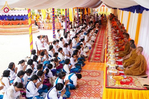 ภาพ No.145481:ศูนย์ปฎิบัติธรรมนครวัด ร่วมกับสำนักงานเจ้าคณะจังหวัดไพลิน ถวายเทียนพรรษา มหาสังฆทานครั้งยิ่งใหญ่ เชื่อมสัมพันธ์ ไทย-กัมพูชา 80 วัด บูชาธรรมธรรมหลวงพ่อธัมมชโย ณ วัดโพธิมาราม จ.ไพลิน ประเทศกัมพูชา วันพุธที่ 17 กรกฎาคม พ.ศ. 2567