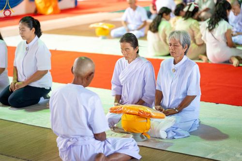 ภาพ No.101313:พิธีบรรพชาธรรมทายาท ในโครงการอุปสมบทบูชาธรรม มหาปูชนียาจารย์ พ.ศ. 2566 ณ วัดท่าสุวรรณ จ.ราชบุรี วันที่ 6 ธันวาคม พ.ศ. 2566
