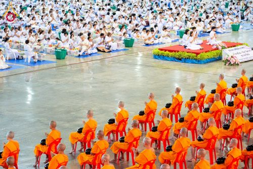 ภาพ No.223318:วันวิสาขบูชา วันอาทิตย์ที่ 11 พฤษภาคม พ.ศ. 2568 พิธีตักบาตร และปฎิบัติธรรม ณ สภาธรรมกายสากล วัดพระธรรมกาย