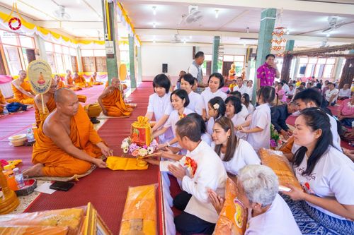 ภาพ No.172575:พิธีทอดกฐิน วัดศรีบุญเรือง จ.สกลนคร ในโครงการกฐินสามัคคีทั่วไทย 30,000 วัด บูชาธรรม 80 ปี หลวงพ่อธัมมชโย โดยคณะศิษยานุศิษย์วัดพระธรรมกาย วันที่ 25 ตุลาคม พ.ศ. 2567