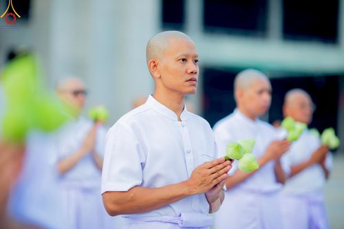 ภาพ No.216927:วันเสาร์ที่ 12 เมษายน พ.ศ. 2568 พิธีเวียนประทักษิณรอบพระมหาธรรมกายเจดีย์  พิธีวันทาเจดีย์ พิธีขอขมาและมอบผ้าไตร ในโครงการอุปสมบทหมู่ บูชาธรรมหลวงพ่อธัมมชโย, โครงการธรรมทายาท ระดับอุดมศึกษา รุ่นที่ 52 ,  โครงการบวชพระนานาชาติ AEC & WAB CEO รุ่นที่ 4 , ณ ว