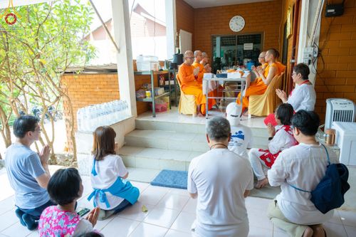 ภาพ No.140311:Photo Story มหัศจรรย์วัดดงดินแดง  EP.8  ภาพการเตรียมงาน การปฎิบัติงาน ของเหล่าผู้ทุ่มเทและเสียสละ เพื่อความสำเร็จของความมหัศจรรย์ ณ วัดดงดินแดง ต.ม่อนจอง อ.อมก๋อย จ.เชียงใหม่ วันที่ 1-7 เมษายน พ.ศ. 2567