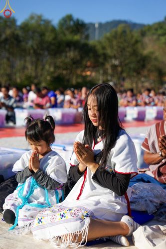 ภาพ No.125214:พิธีตักบาตรเนื่องในวันมาฆบูชา ณ สนามโรงเรียนบ้านนาเกียน  อำเภออมก๋อย จังหวัดเชียงใหม่ วันเสาร์ที่ ๒๔ กุมภาพันธ์ พ.ศ. ๒๕๖๗