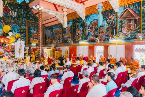 ภาพ No.168577:พิธีทอดกฐิน ณ วัดหนองหล่ม จ.เชียงใหม่ ในโครงการกฐินสามัคคีทั่วไทย 30,000 วัด บูชาธรรม 80 ปี หลวงพ่อธัมมชโย โดยคณะศิษยานุศิษย์วัดพระธรรมกาย วันที่ 23 ตุลาคม พ.ศ. 2567