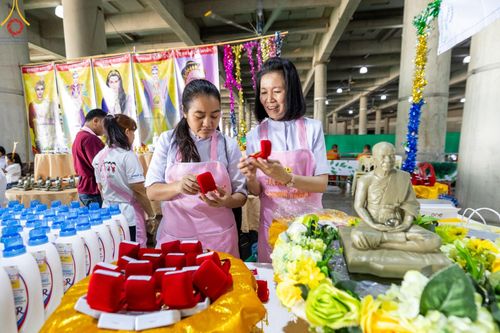 ภาพ No.123556:พิธีถวายสลากภัต แด่พระภิกษุสงฆ์ เพื่อโครงการธรรมยาตรา กตัญญูบูชา มหาปูชนียาจารย์ พระมงคลเทพมุนี (สด จนฺทสโร) พระผู้ปราบมาร อนุสรณ์สถาน 7 แห่ง ปีที่ 12 ระหว่างวันที่ 2 - 31 มกราคม พ.ศ.2567