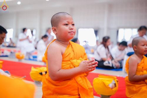 ภาพ No.135254:พิธีขอขมารับผ้าไตร, พิธีบรรพชา ในโครงการบรรพชาสามเณร ฟื้นฟูพระพุทธศาสนาทั่วไทย ณ ศูนย์อบรมเยาวชนกาญจนบุรี วันที่ 6 เมษายน พ.ศ. 2567