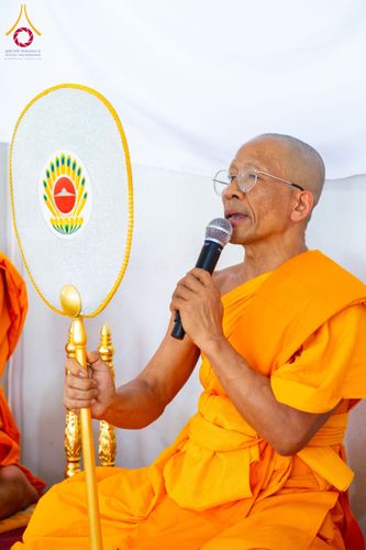 ภาพ No.173334:พิธีทอดกฐิน วัดศรีดงเย็น จ.ลำพูน ในโครงการกฐินสามัคคีทั่วไทย 30,000 วัด บูชาธรรม 80 ปี หลวงพ่อธัมมชโย โดยคณะศิษยานุศิษย์วัดพระธรรมกาย วันที่ 31 ตุลาคม พ.ศ. 2567