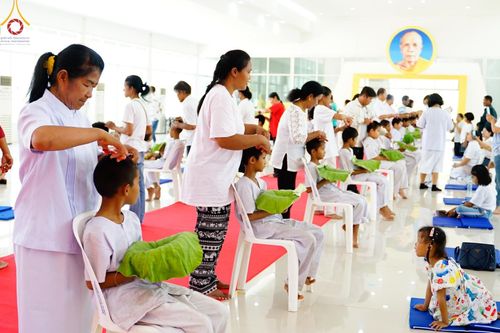 พิธีตัดปอยผม พิธีขอขมารับผ้าไตร พิธีบรรพชา และพิธีถวายบาตร ในโครงการบรรพชาสามเณร ฟื้นฟูพระพุทธศาสนาทั่วไทย  ณ ศูนย์ปฏิบัติธรรมและศูนย์อบรมเยาวชนเพชรบุรี ต.ท่าแลง อ.ท่ายาง จ.เพชรบุรี