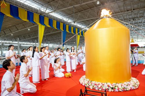 ภาพ No.249421:วันที่ 28 กันยายน พ.ศ. 2568 พิธีจุดเทียนใจ ไฟนิรันด์ อนันตชัย ณ สภาธรรมกายสากล วัดพระธรรมกาย