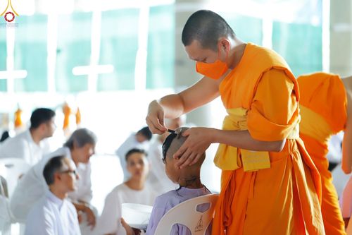 ภาพ No.83767:พิธีตัดปอยผมและปลงผม ในโครงการบรรพชาสามเณร ธรรมทายาทรุ่นโรงเรียนนานาชาติ ณ วัดพระธรรมกาย วันเสาร์ที่ 15 กรกฎาคม พ.ศ.2566
