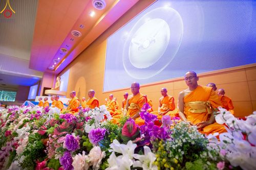 ภาพ No.222745:วันอาทิตย์ต้นเดือนที่ 4 พฤษภาคม พ.ศ. 2568 พิธีบูชาข้าวพระ ณ สภาธรรมกายสากล วัดพระธรรมกาย