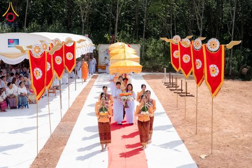 ภาพ No.171755:พิธีทอดกฐิน ศูนย์ปฏิบัติธรรมแก้วเมืองเลย วันที่ 27 ตุลาคม พ.ศ. 2567