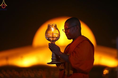 ภาพ No.124991:พิธีเวียนประทักษิณและจุดมาฆประทีป (ชุดที่ 2) ในวันมาฆบูชา เสาร์ที่ 24 กุมภาพันธ์ พ.ศ. 2567 ณ พระมหาธรรมกายเจดีย์ วัดพระธรรมกาย